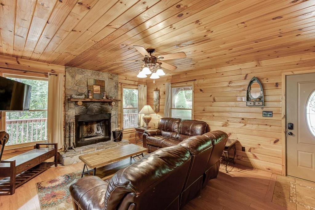 Cabin With Jacuzzi & Hydrotherapy Spanear Helen Cleveland Extérieur photo