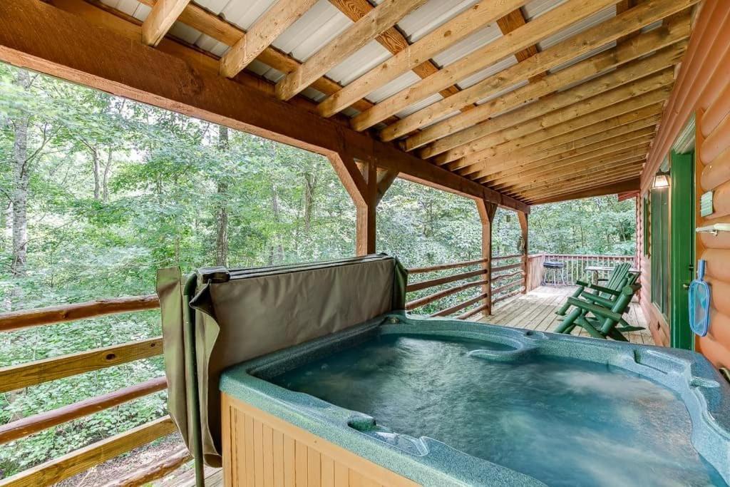 Cabin With Jacuzzi & Hydrotherapy Spanear Helen Cleveland Extérieur photo