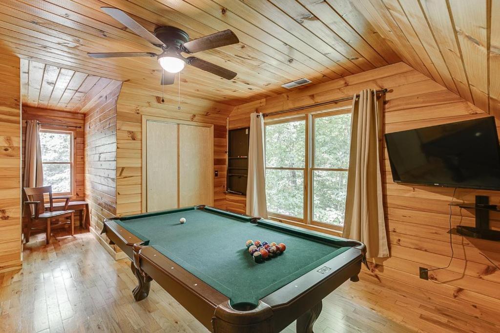 Cabin With Jacuzzi & Hydrotherapy Spanear Helen Cleveland Extérieur photo