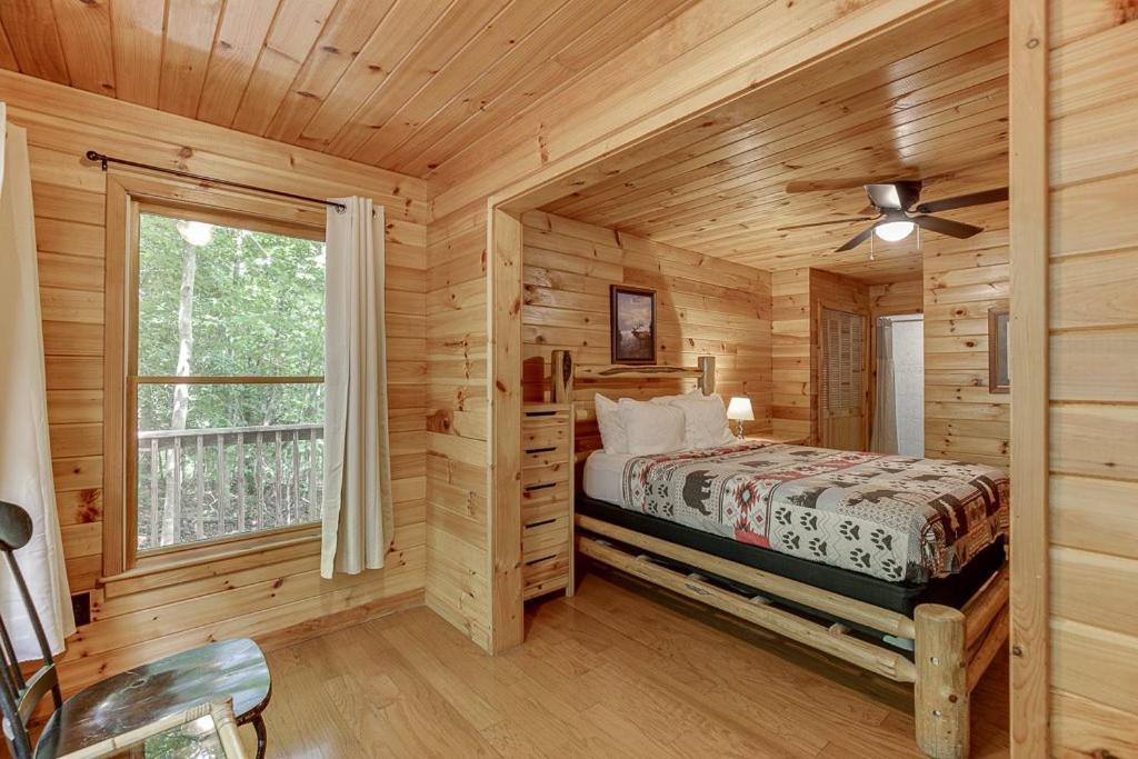 Cabin With Jacuzzi & Hydrotherapy Spanear Helen Cleveland Extérieur photo